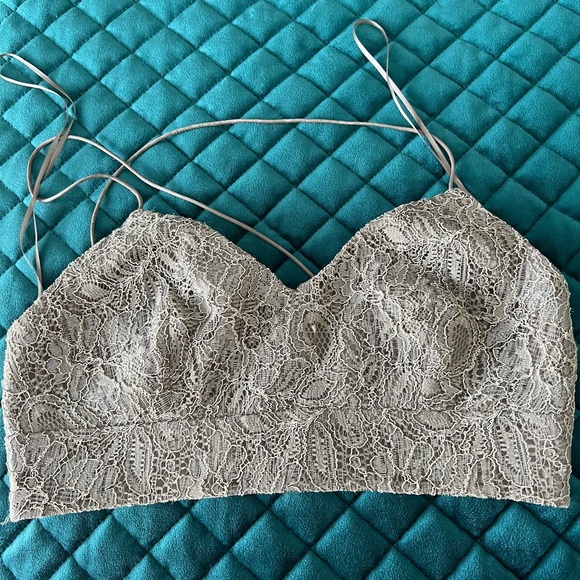 Silver lace crop top - Picture 7 of 8